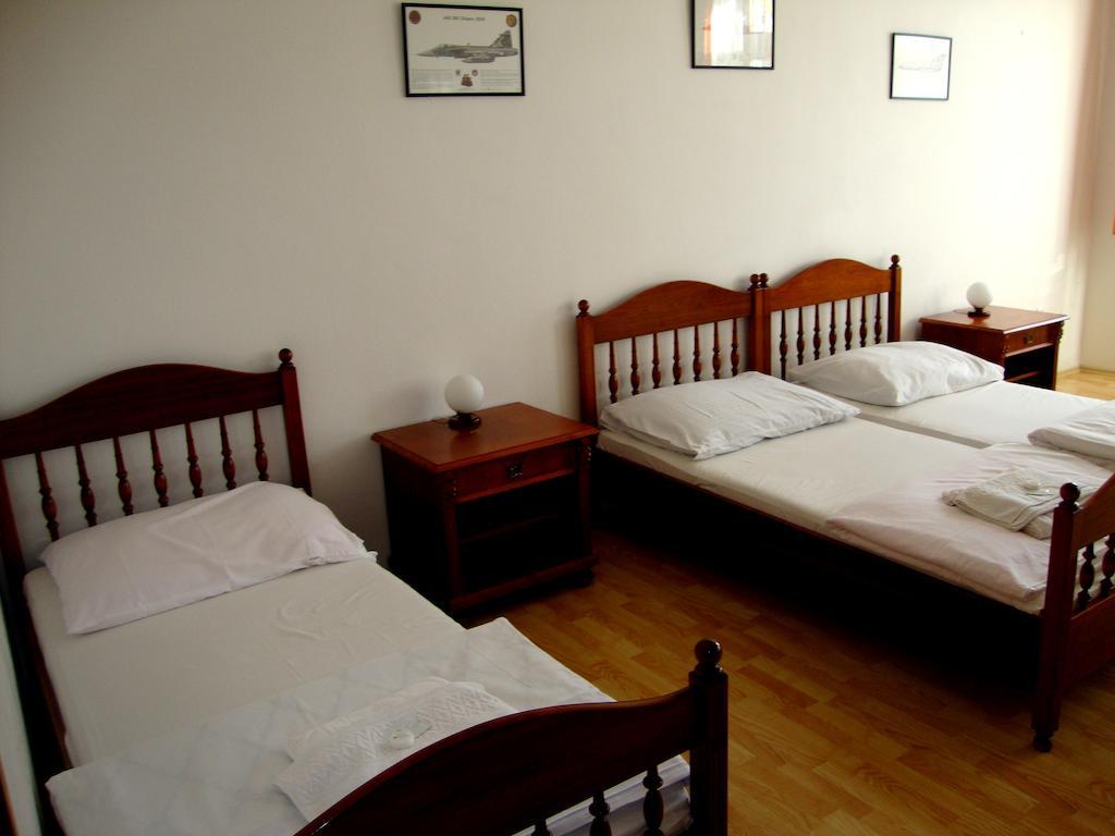 Penzion Aviatik Čáslav Zimmer foto