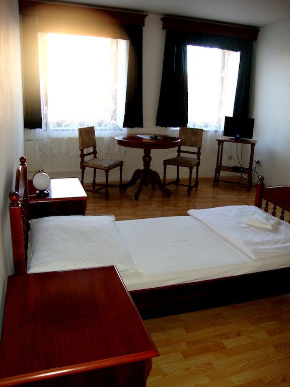Penzion Aviatik Čáslav Zimmer foto